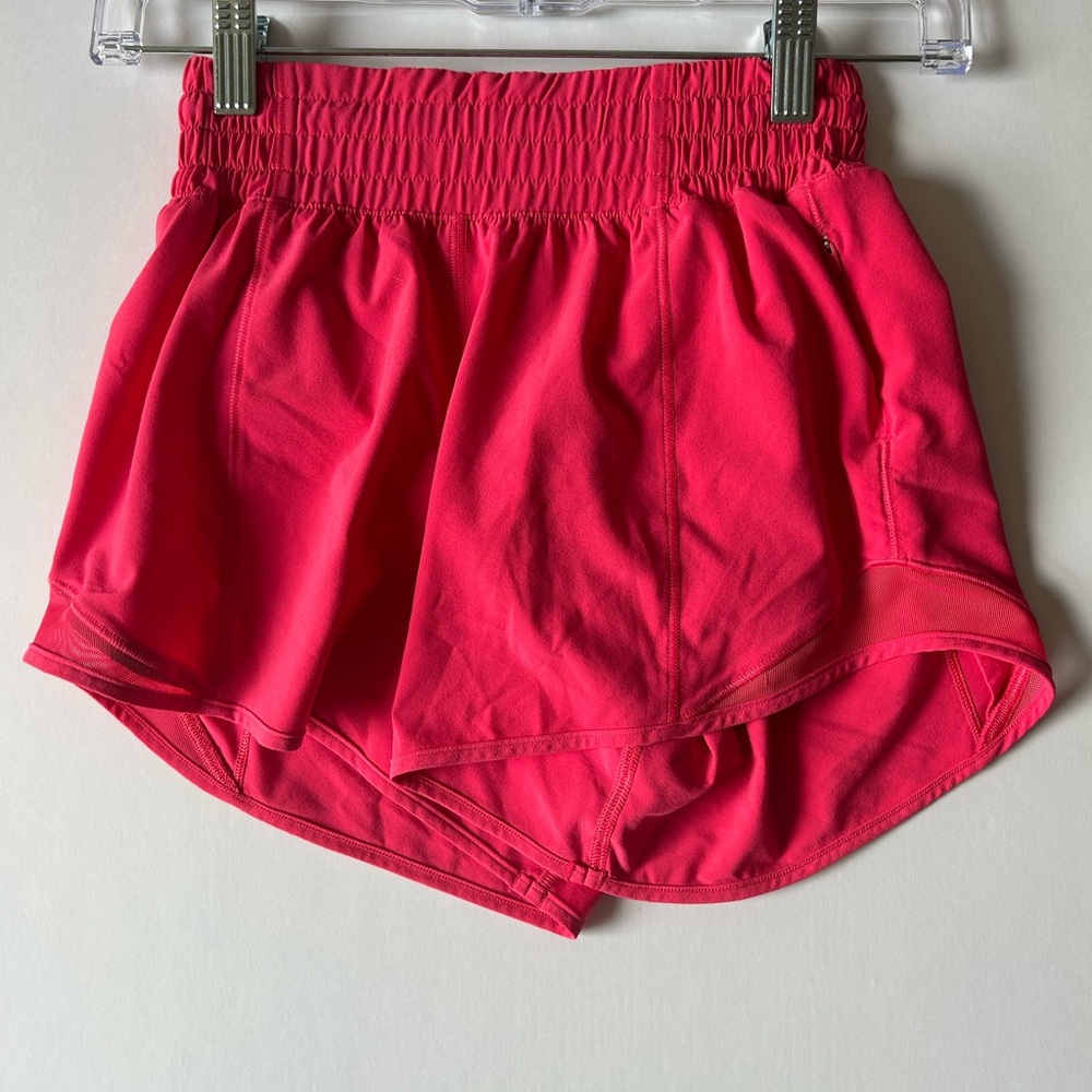 Lululemon Coral Pink 4’ Inseam Hotty Hots